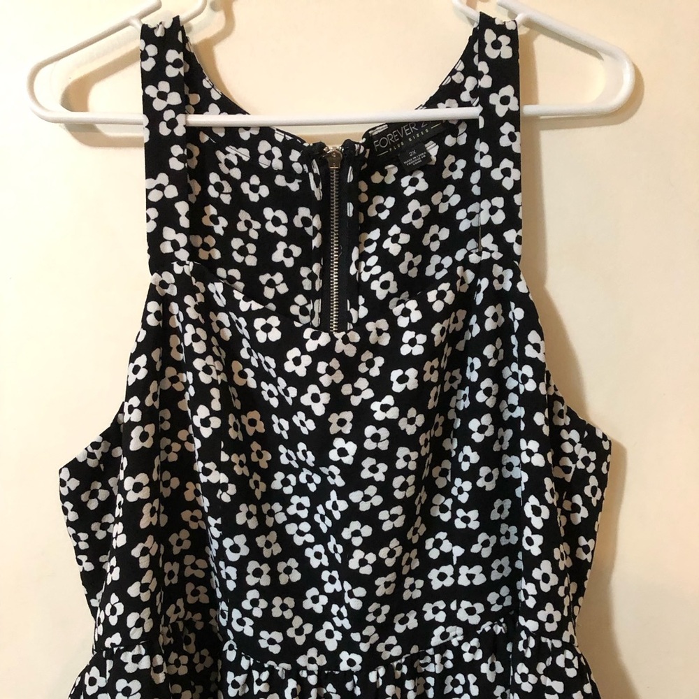 Black and white forever 21 size 2x